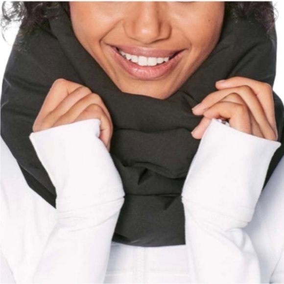 Lululemon Vinyasa Scarf in Rulu Herringbone - Picture 14 of 16